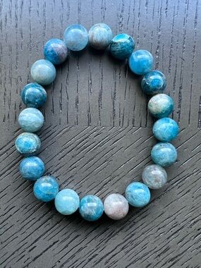 Blue apatite bracelet 10mm SIZE 6.75’